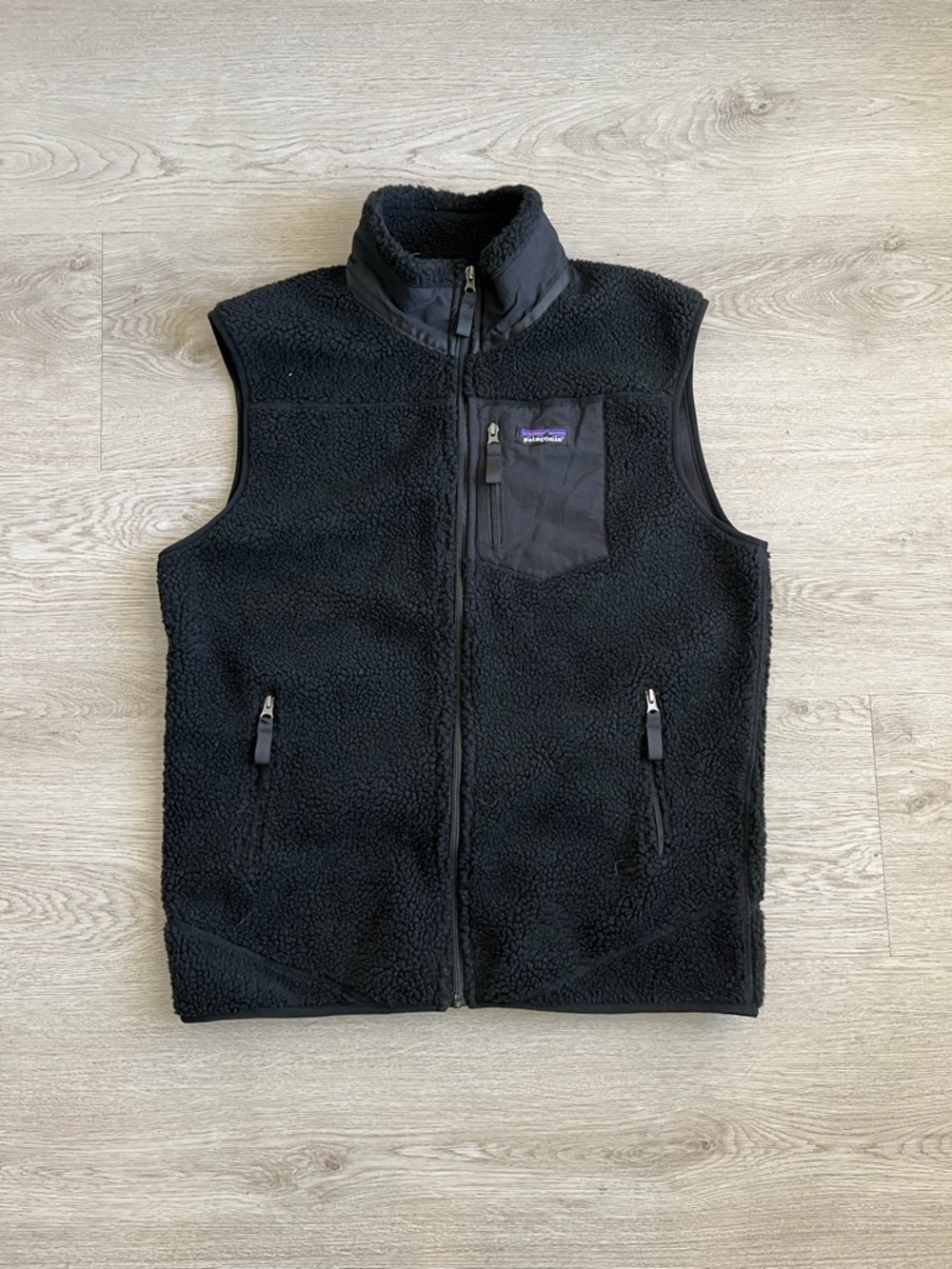 Patagonia Men’s Black Sherpa Fleece Vest with Zip Pockets